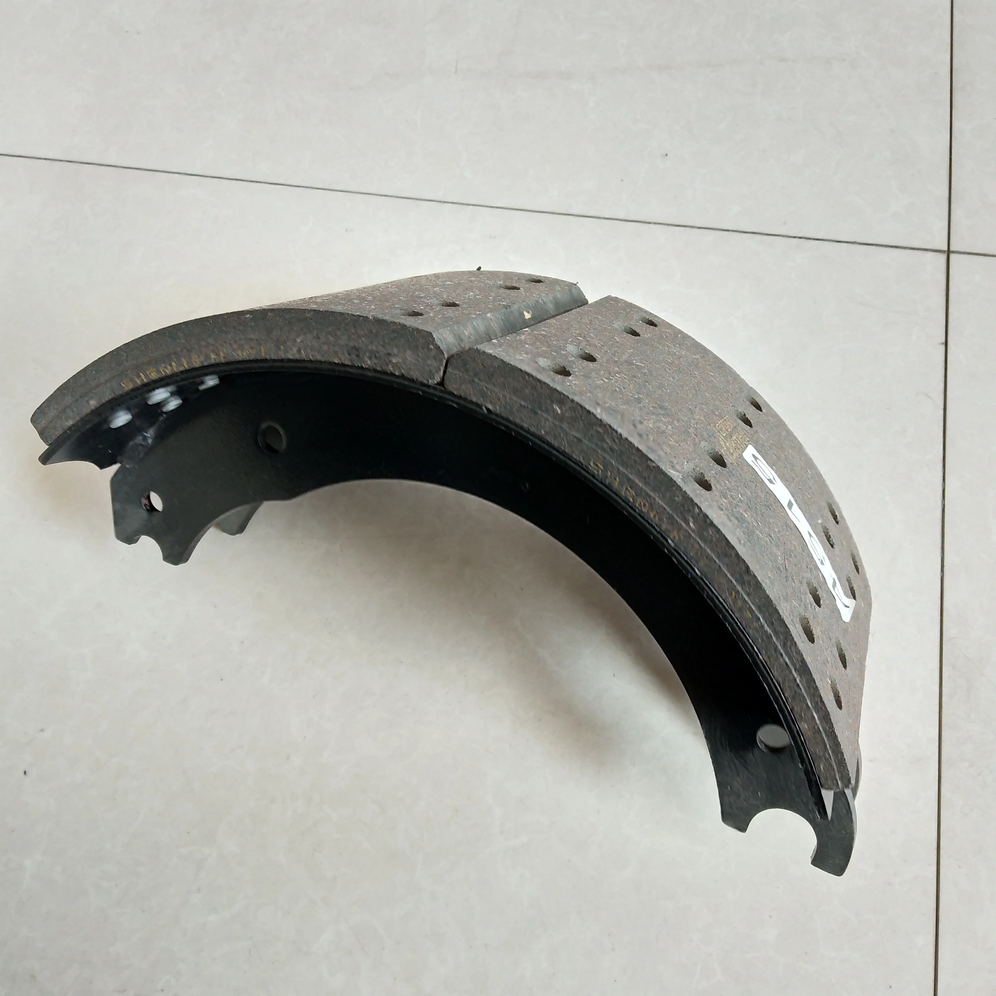 trailer truck brake shoe assembly
