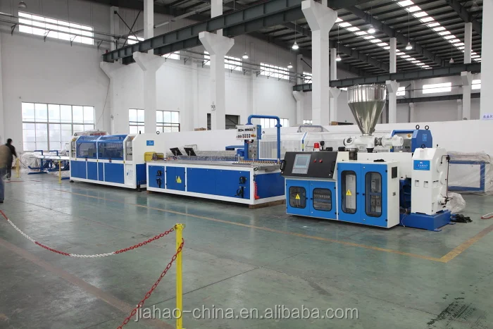 High-efficient WPC profile production line
