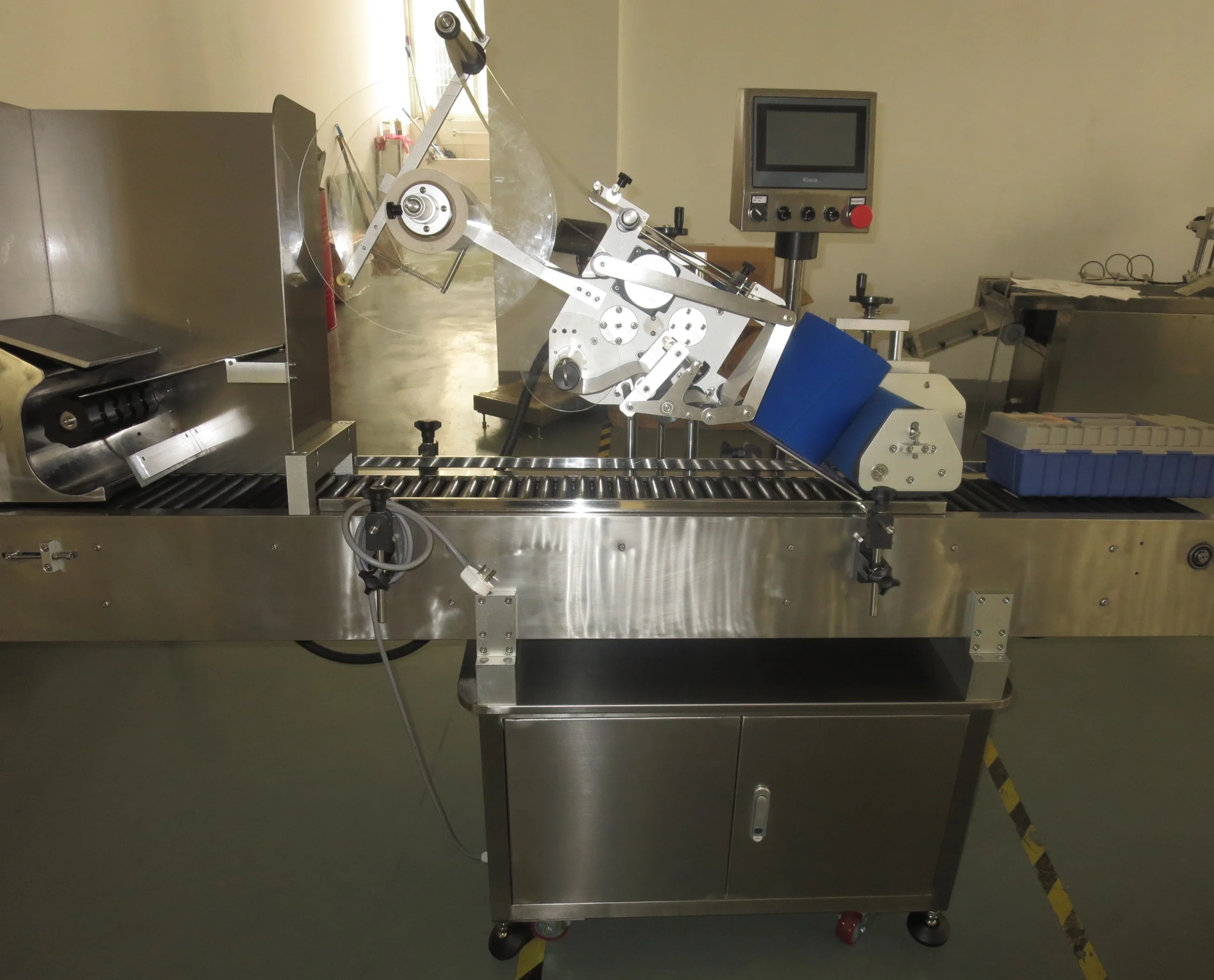 YM215 Automatic ampoule vial tube label applicator horizontal labeling machine