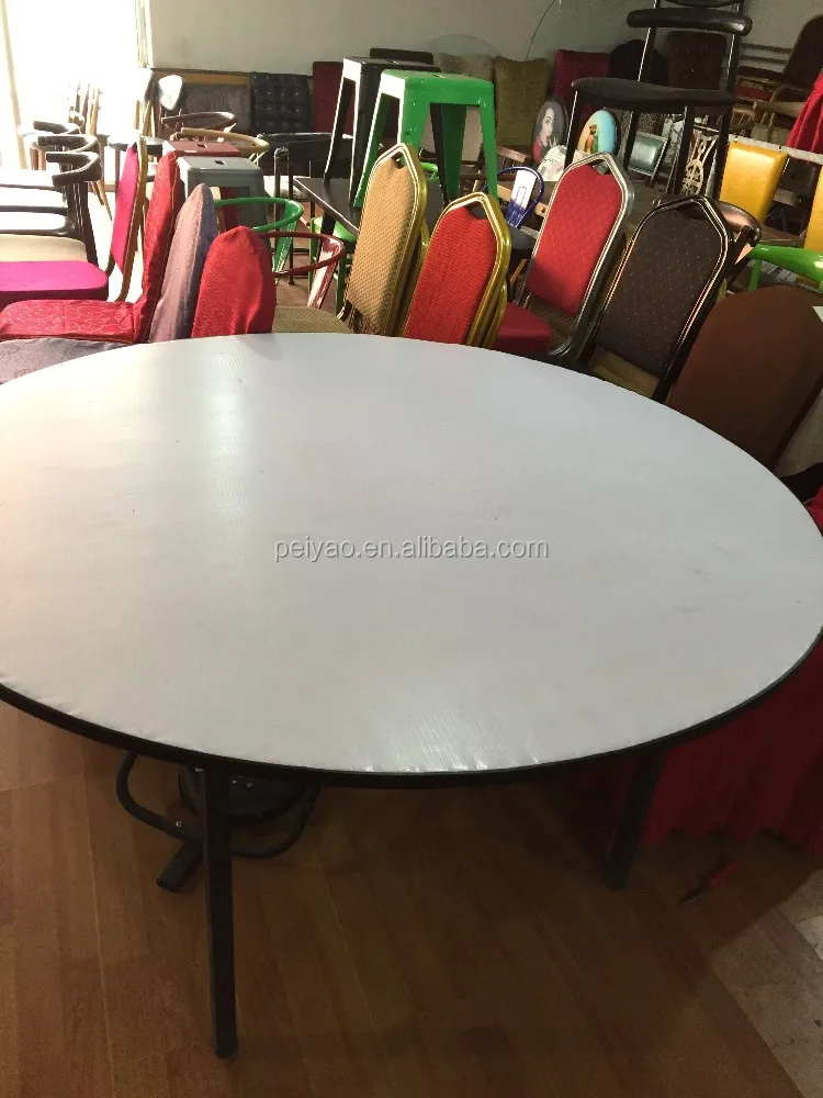
Round folding banquet table 