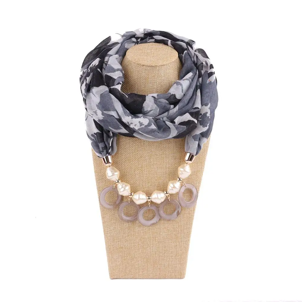 Wholesale 2019 newest accessories necklace scarf fashion cheap plain round pendant women jewelry knit infinity scarf