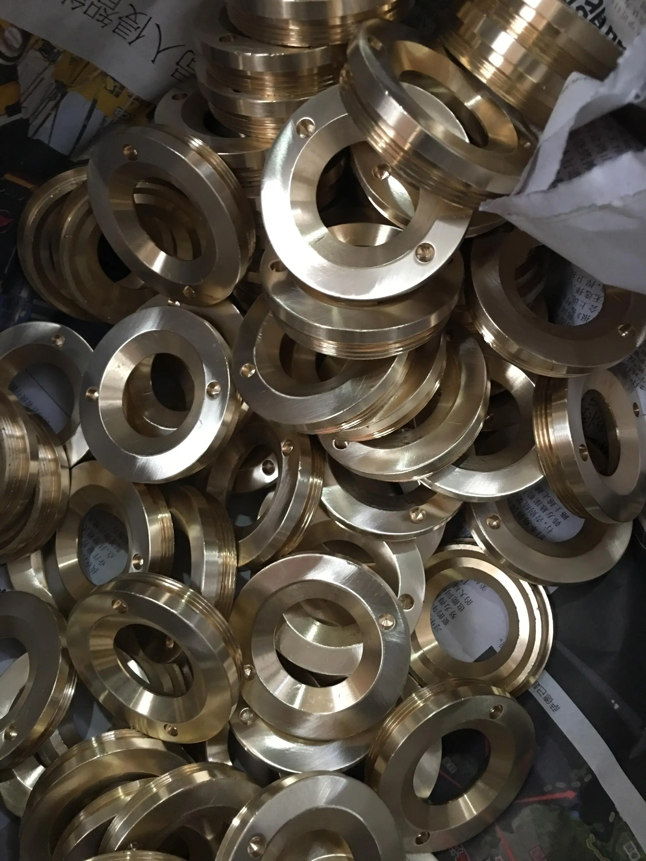 YURUN ZW-E2  Brass deck jet floor spray fountain nozzle phoenix tail