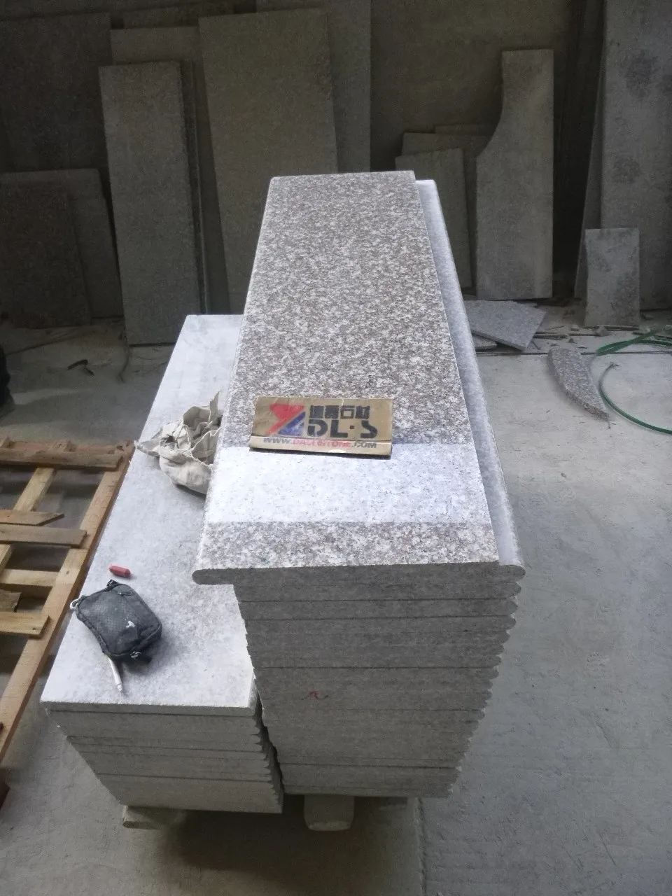 Polished Natural Stone Interior Granite Stair Step G664 Brown Granite Stair Design