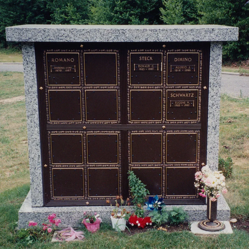 Новый Дизайн Гранитный коломбарий нишевой с крестовой резьбой