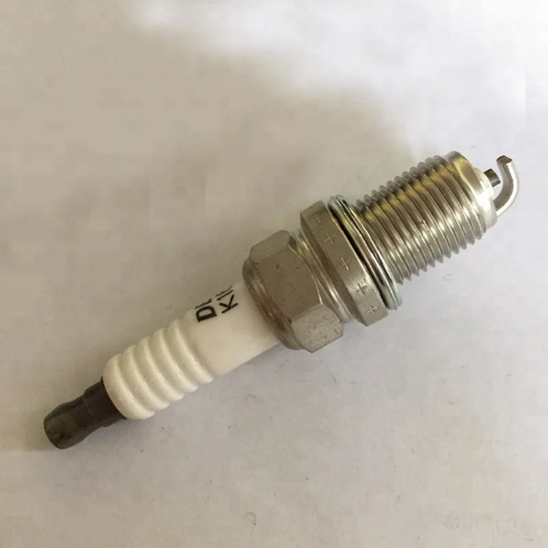Car Plug Spark Iridium Spark Plug for Land Cruiser Hilux 90919-01176
