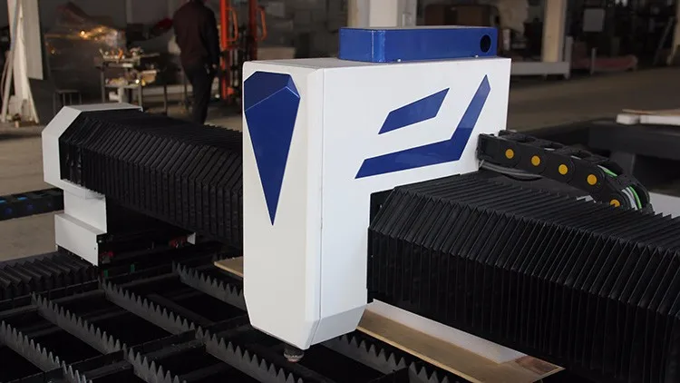 500W/1000W Stainless Steel Fiber Laser Cutting Machine For Sheet Metal Processing