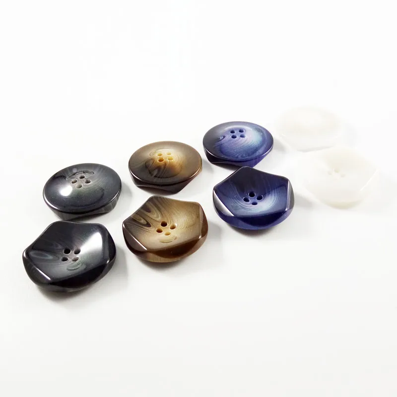 Лидер продаж хорошая репутация одежда пальто узор смолы пуговицы