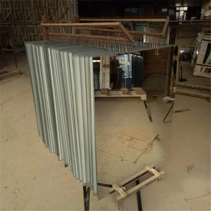 China Factory Wholesale 1.0-3.0mm Colored Mirror Glass