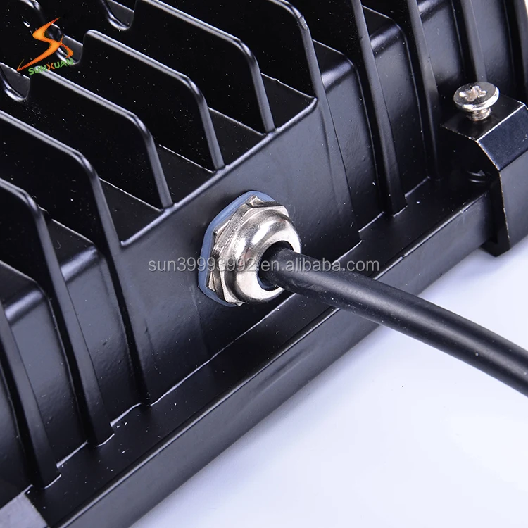 3 Years Warranty UL CE TUV Approved Integrated Remote Control Solar Power LED Flood Lights