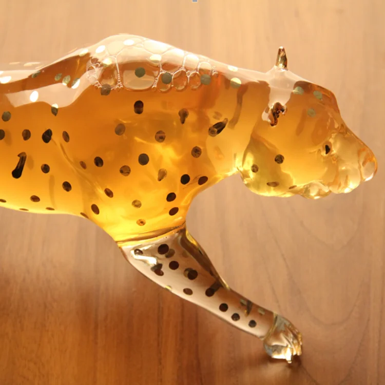Leopard/panther/Cheetor shaped glass wine bottle