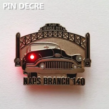 
 Индивидуальный посеребренный мягкий эмалированный значок на лацкан со светодиодной машиной/картой  