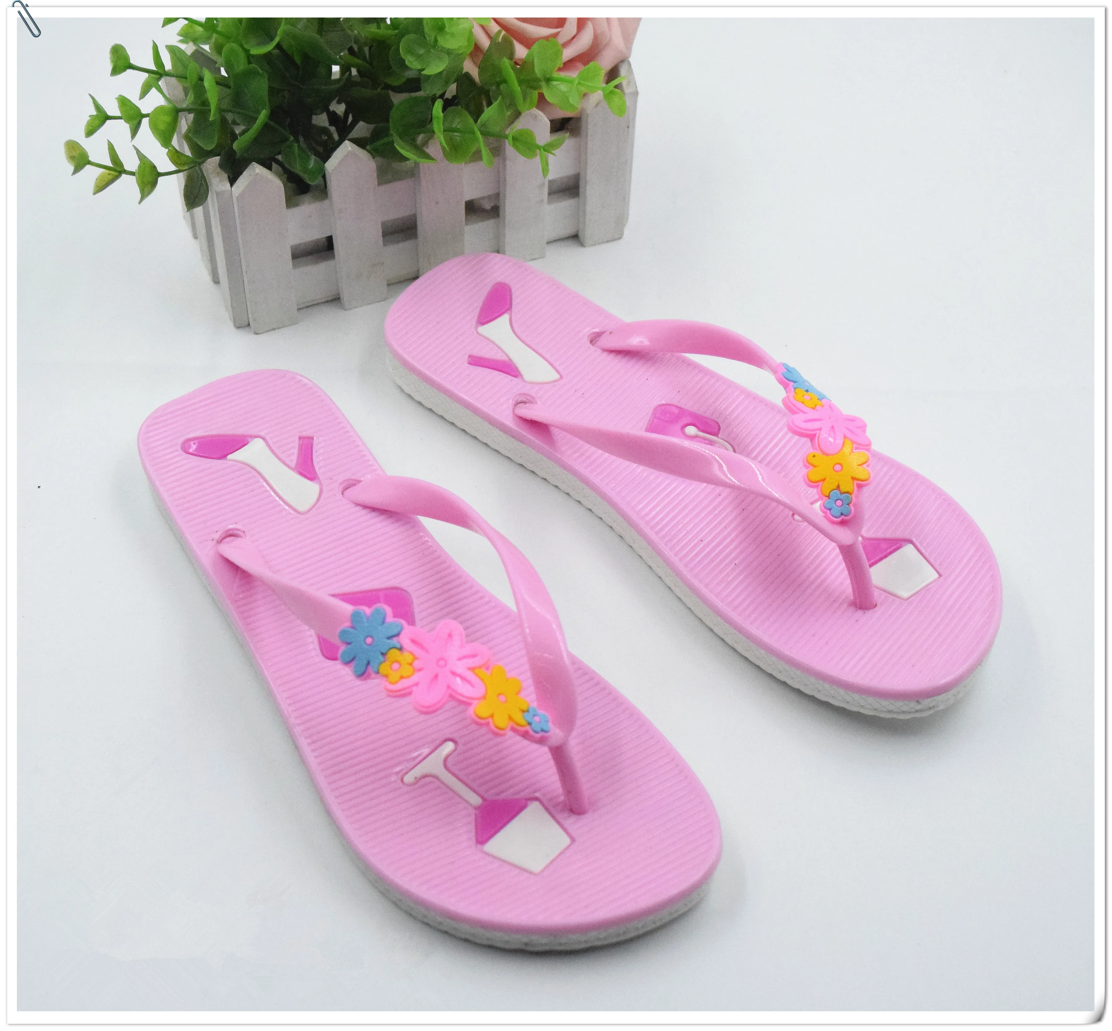 Girls Gender Camellia PVC Jelly Sandals PE Slippers with nice printing