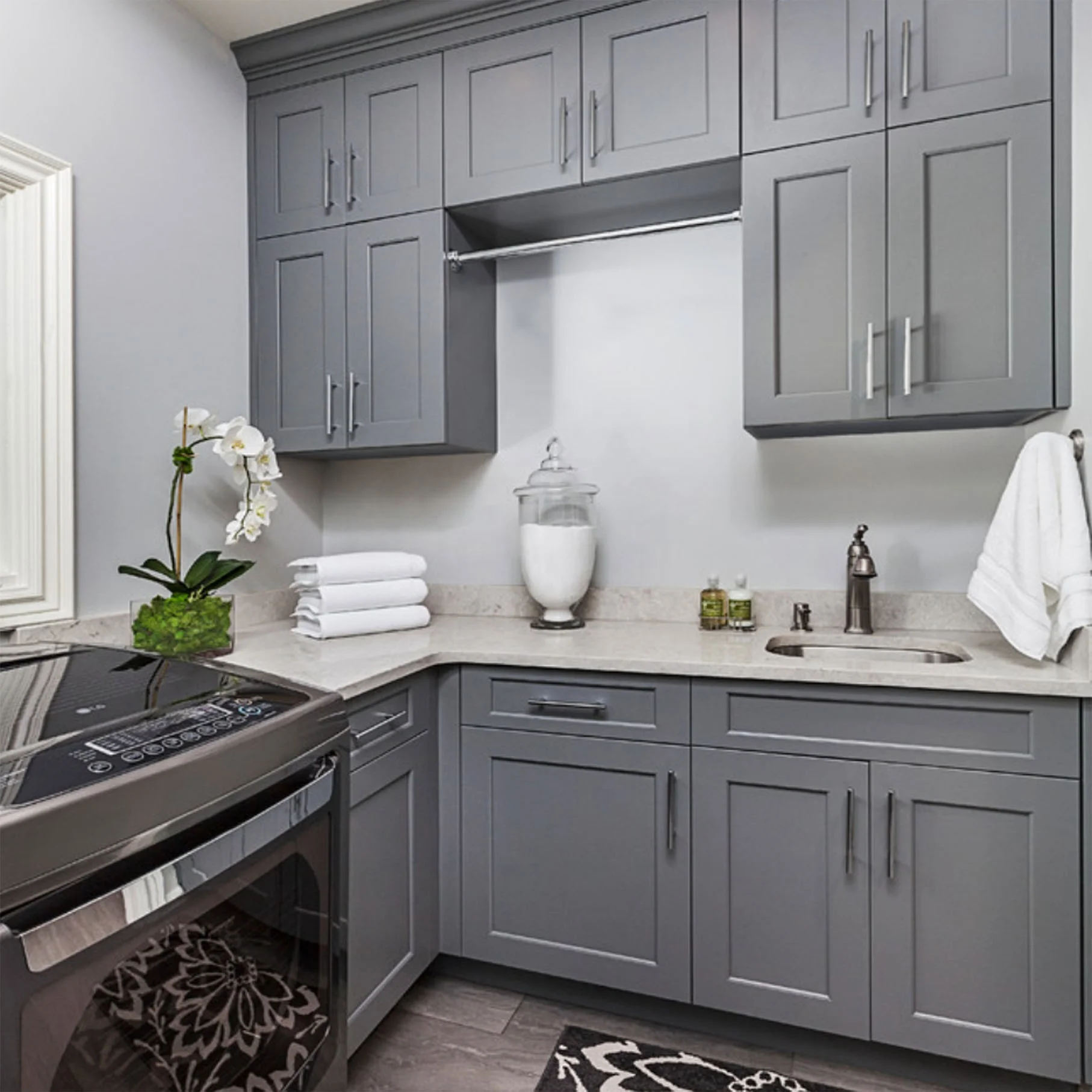Popular Light Gray Matte Lacquer Modern Laundry Room Cabinet Design