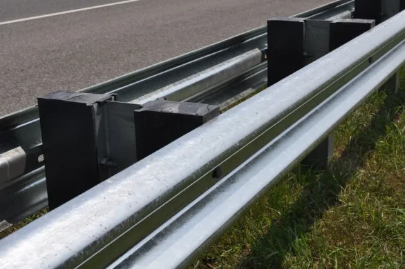 Factory Supply Export CE Standard Zinc Coating Aashto M180 W Beam Highway Guardrail Steel Q235B Q345B Traffic Barrier for Sale