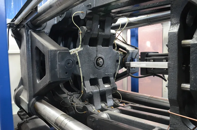 
Injection molding machine clamping unit T-NUTS AND BOLTS mould clamp 