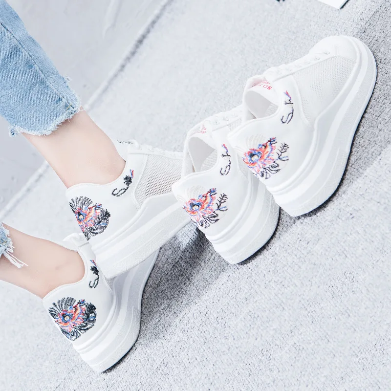 Wholesale Women Platform Breathable Board Shoes Embroidered Sneakers