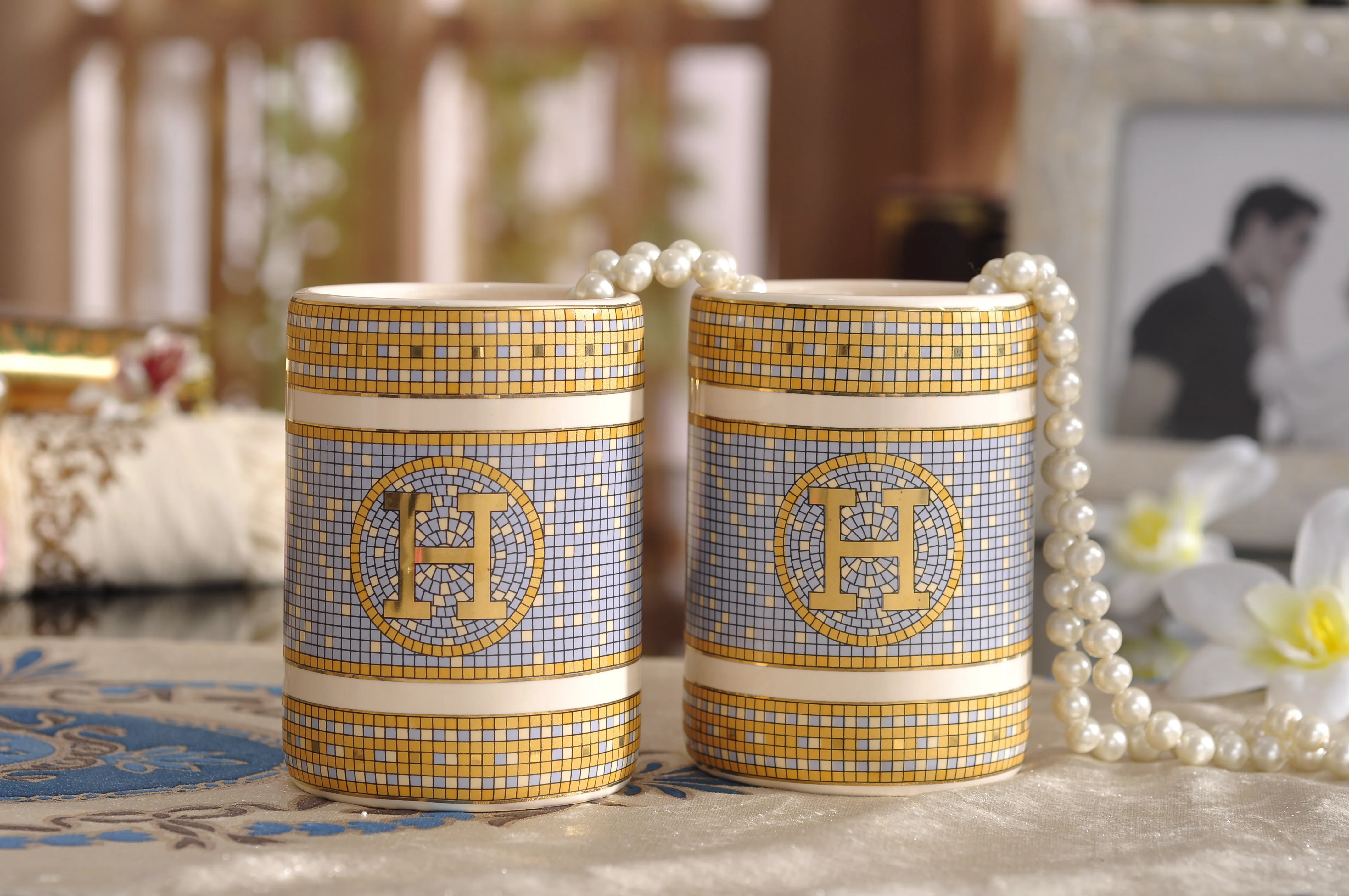 
High Quality Home Decoration Bathroom Accessories Golden Design Ceramic Bathroom Set 