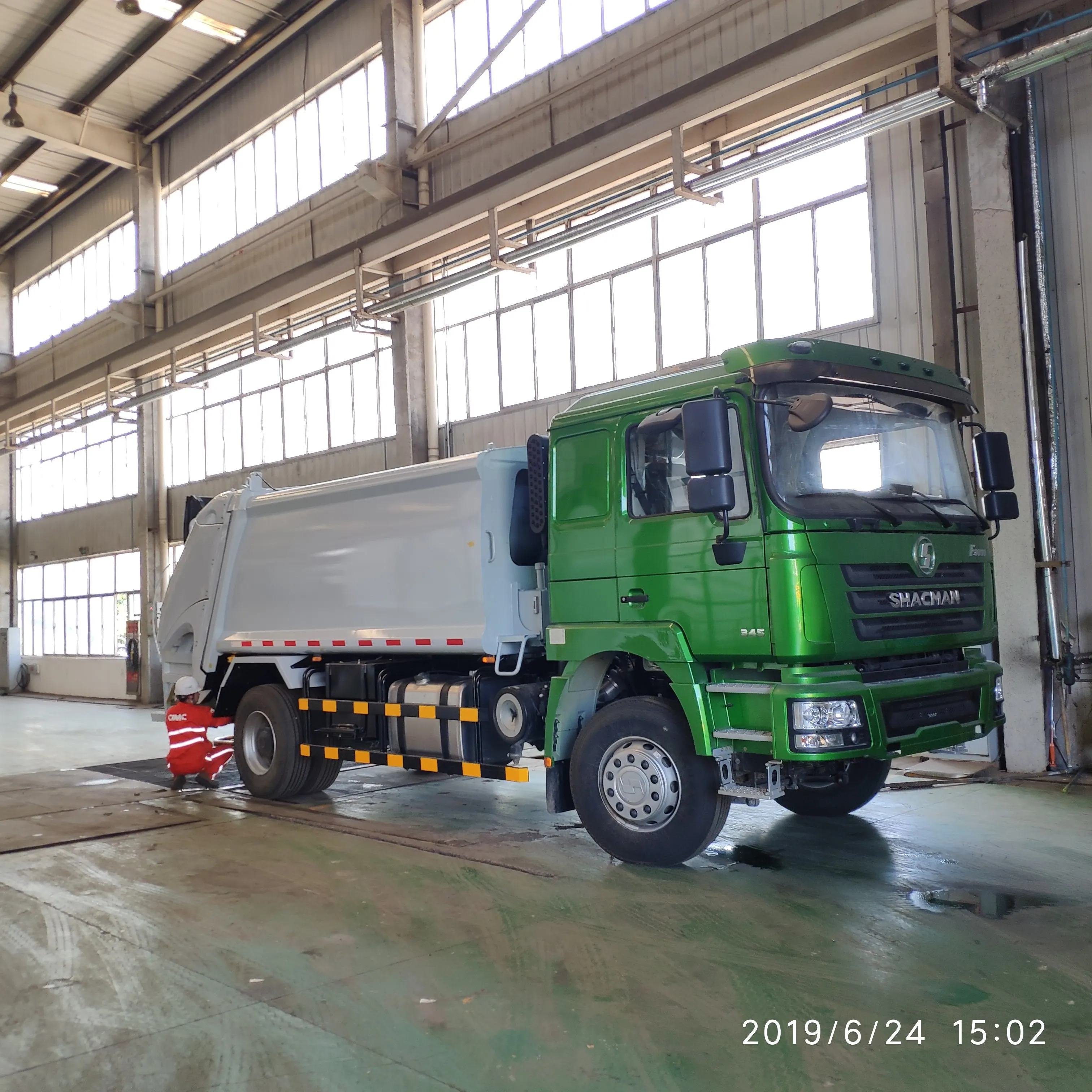 SHACMAN 8 Ton Garbage Truck Hydraulic Cylinder Compactor Garbage Collector 12CBM