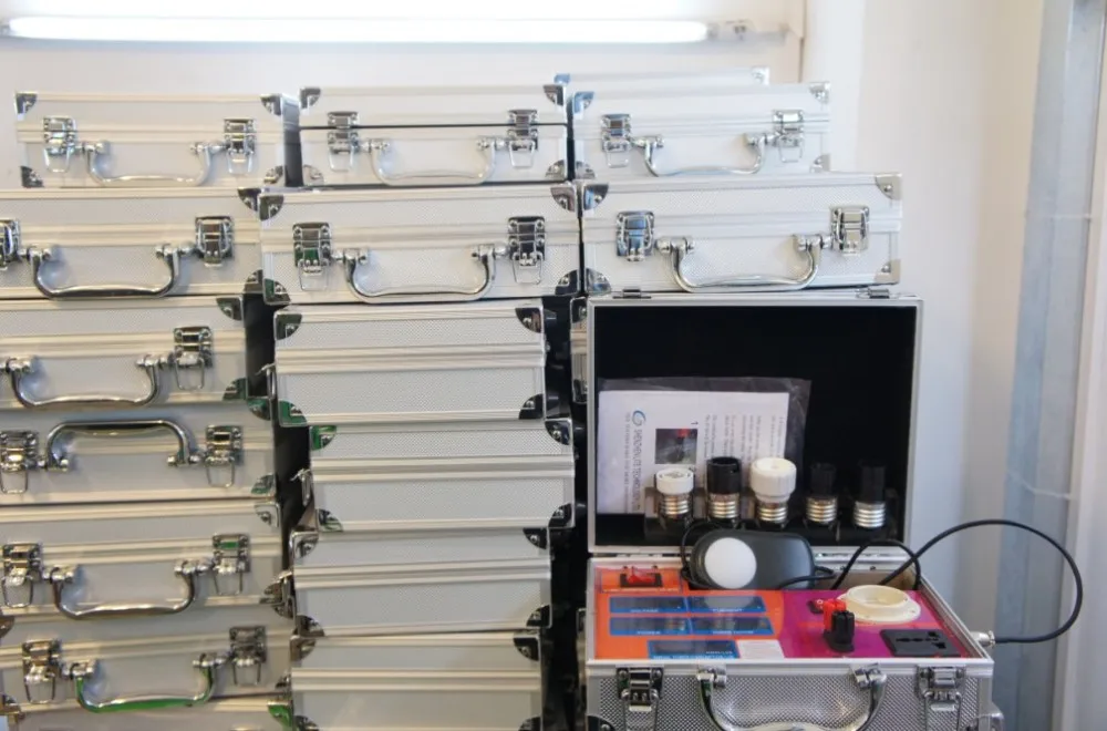 China Supplier LED Bulb Testing Machine-- Lux Power AC power meter with dimmer and Euro socket Led tester