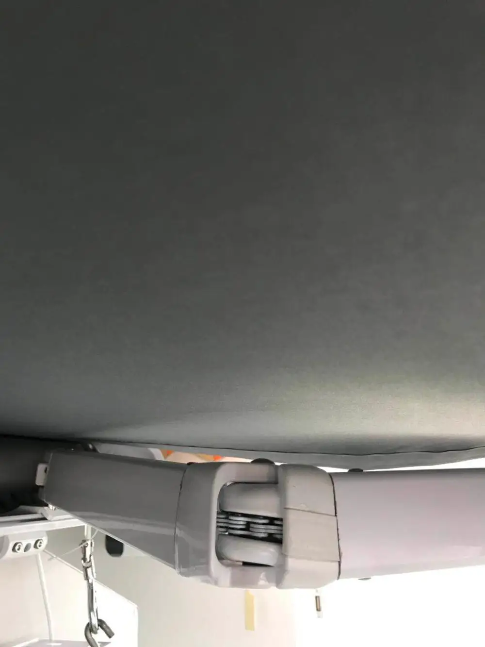 Outdoor Wind Resistant Motorized Aluminum Material Full Cassette Balcony Rain Protection Awning