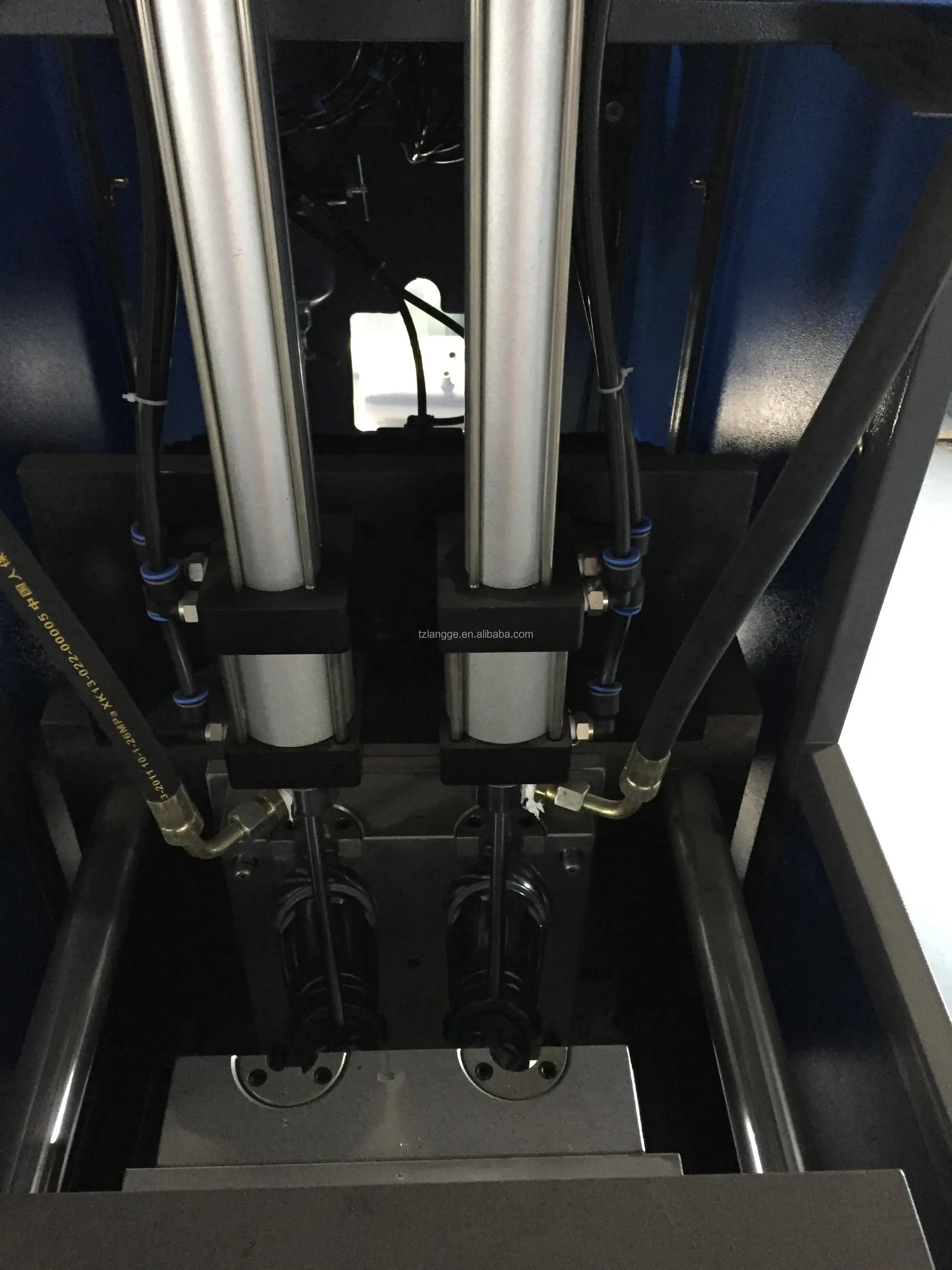 
wild-mouth bottle PET Semi-automatic blowing machine price 