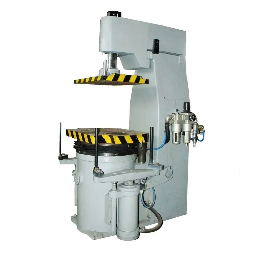 Литейная формовочная машина для литья литейной глины