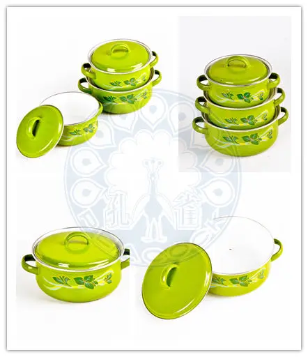 Эмалированная кастрюля