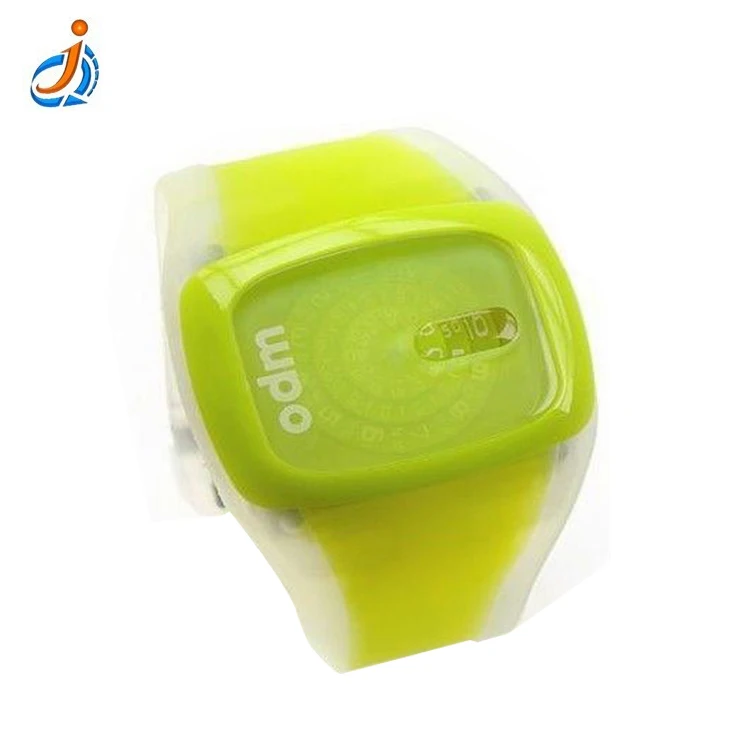 New design wholesale water proof soft digital silicone smart watch made in China