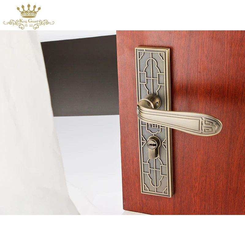 China manufacturer high security standard zinc alloy door plate handles and locks set front mortise child safety door lock price