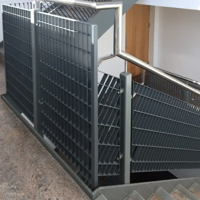 Оцинкованные напольные решетки стальные 1x6 м 1x1 1x2 простая стальная