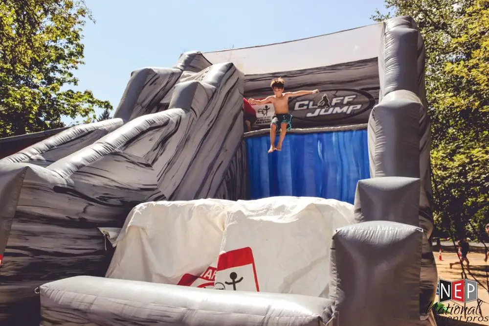 Muitiplay sports games equipments inflatable cliff jump for sale kids jump climb dart and play basketball