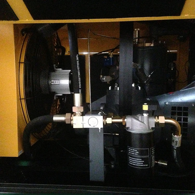 Lgcy-18/17 Dth Drilling Rig Use 630Cfm 17Bar Screw Air Compressor For Sale