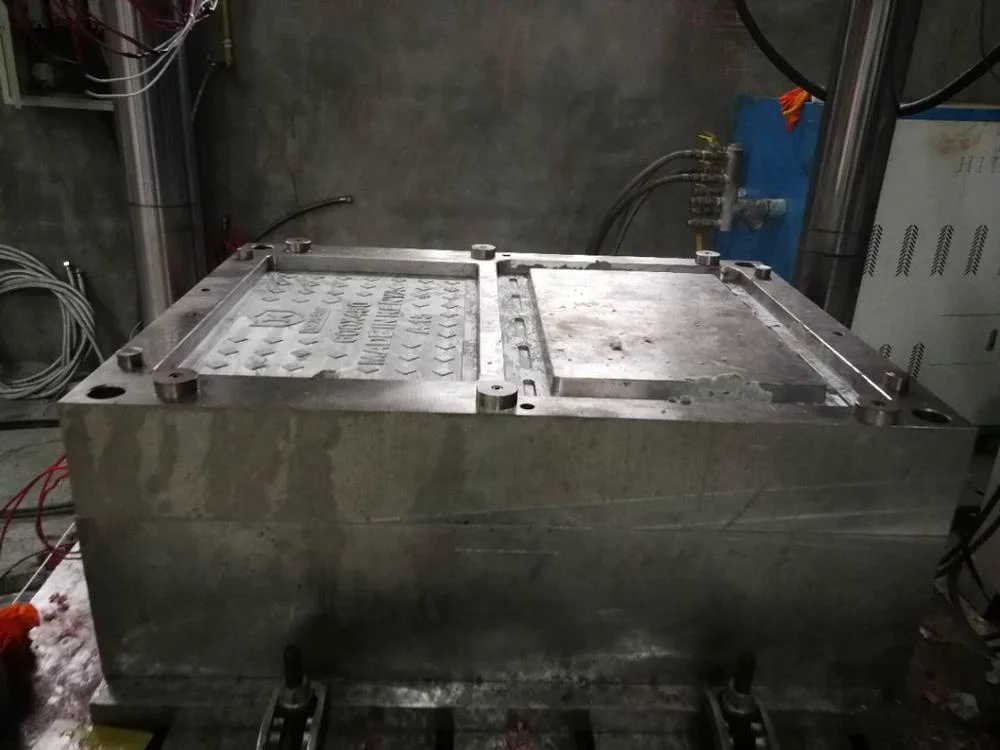 
composite manhole cover machine 