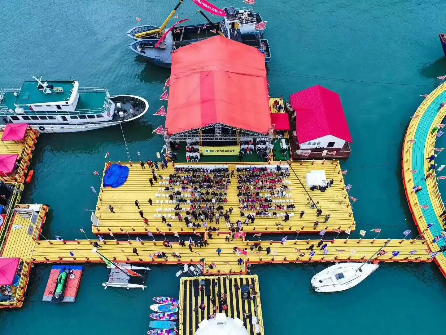 HDPE with recycle scrap Plastic ocean pedal panel extrusion machine line extruder