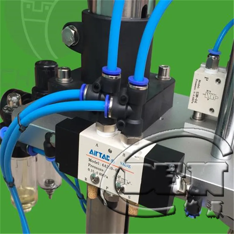 Factory Price Tabletop Electric Beverage Food Glass Plastic Metal Flat Screw Semi-auto Bottle Capping Machine