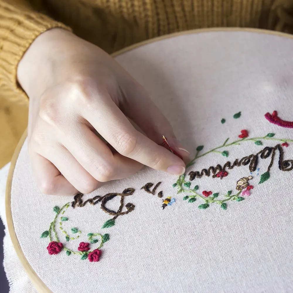 
Embroidery Starter Kit Bamboo Embroidery Hoops, Color Threads, 18-Inch 14 Count Classic Reserve Aida and Cross Stitch Tool Kit 