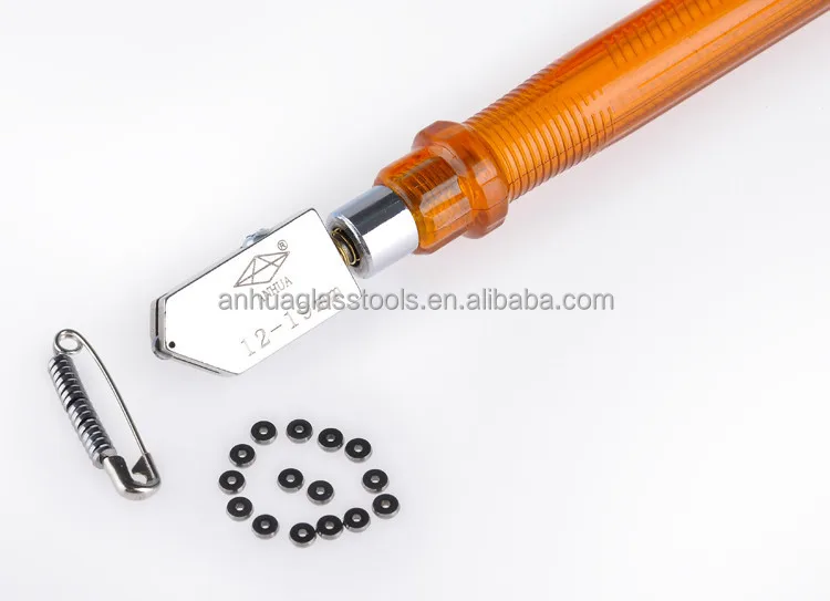 Oil fed glass cutter