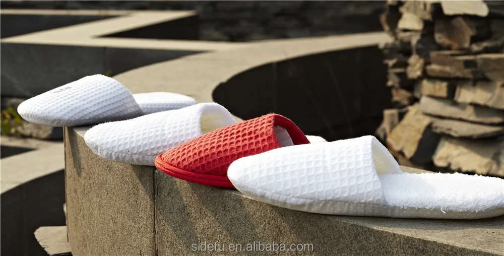 Cheap EVA Sole White Waffle Wholesale Hotel Slipper with Logo