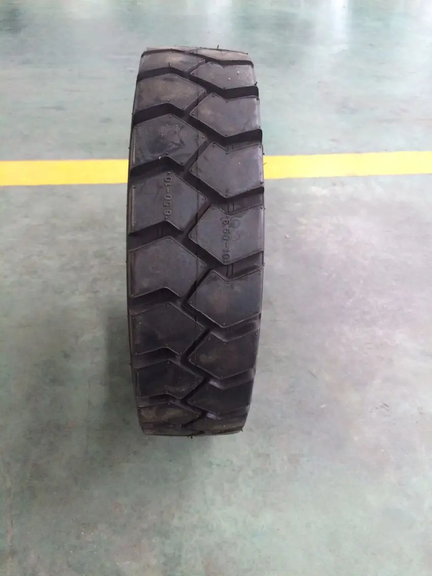 Industrial  Tire 700-15 Pneumatic Forklift Tire