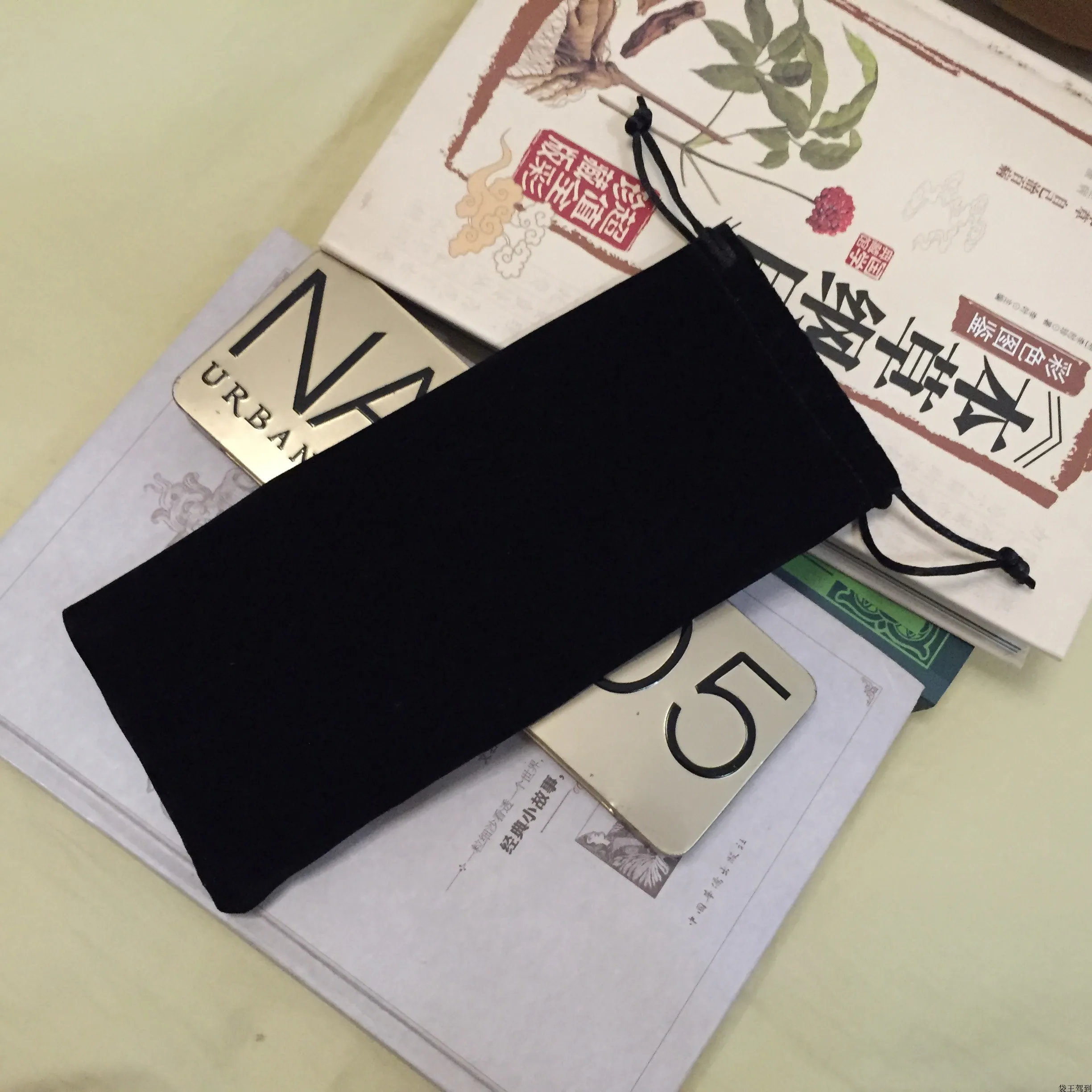 free shipping High quality velvet jewelry gift pouch 9.5*17.5cm velvet drawstring pouch bag custom logo glasses bag