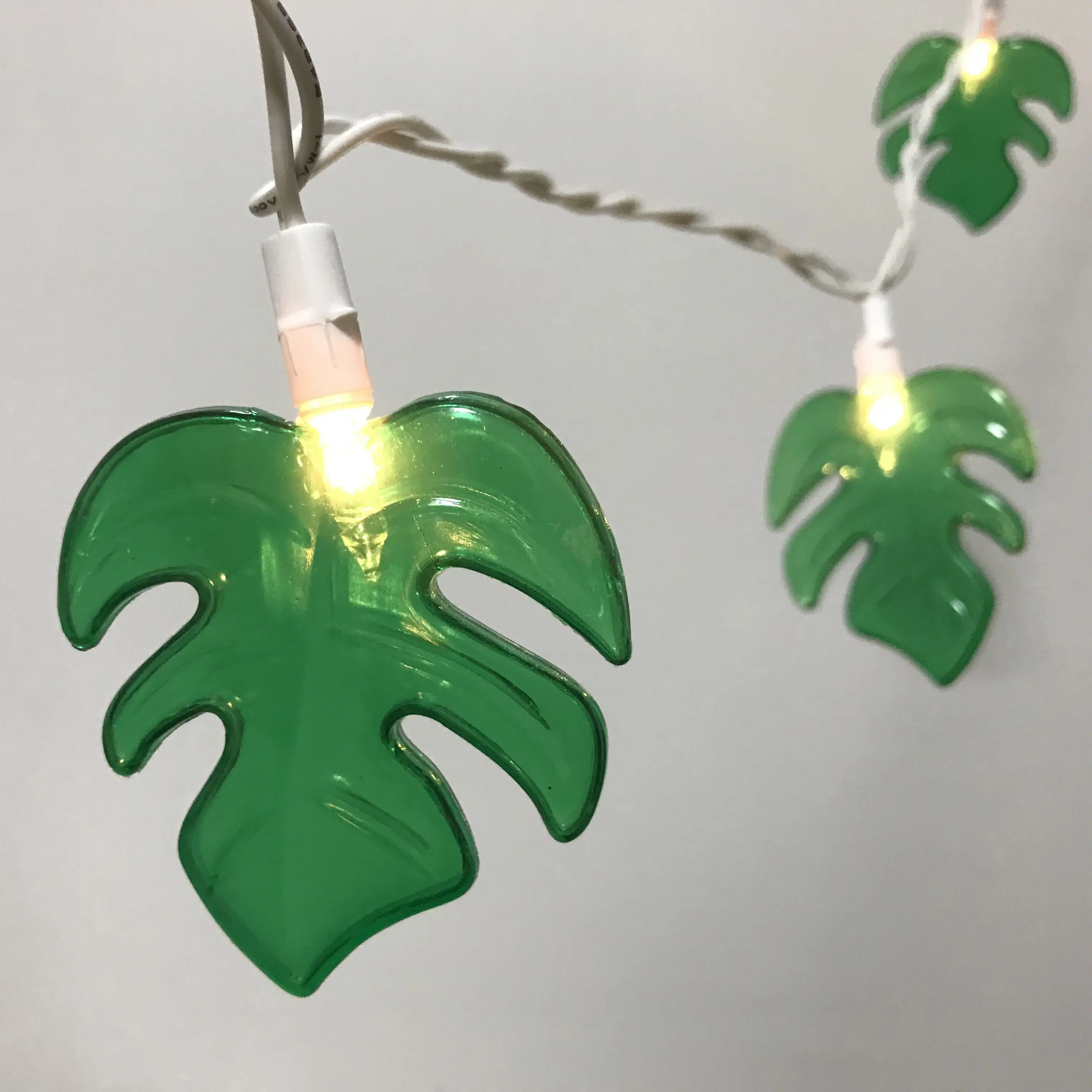 Factory Wholesale  Garden Decor Led Coconut Palm Tree Leaf Light String Fairy Outdoor Garland Green Artificial Leaf Led Lighting