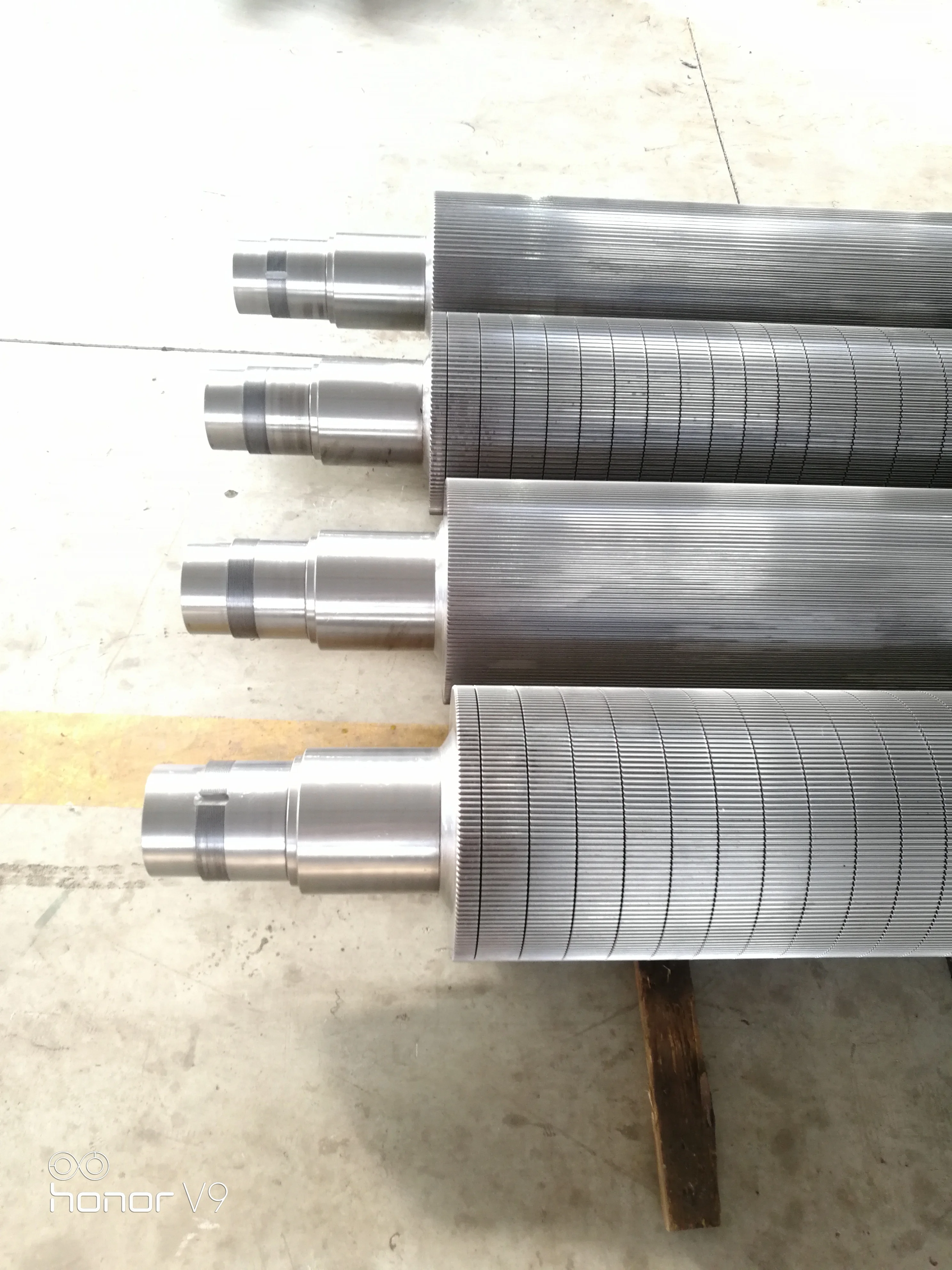 Corrugated cardboard roll/single facer A,B,C,D,E flute corrugated roller for sale