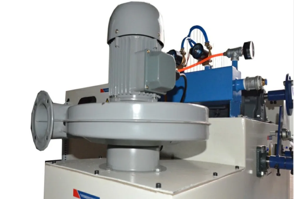 
New developed small automatic sand blasting cabinet 