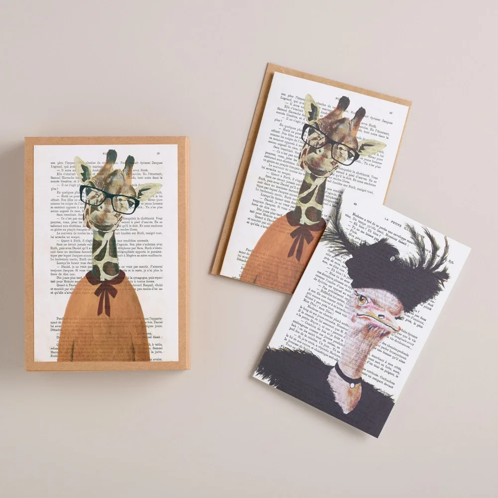 
Customized printing and shape paper table tent cards 