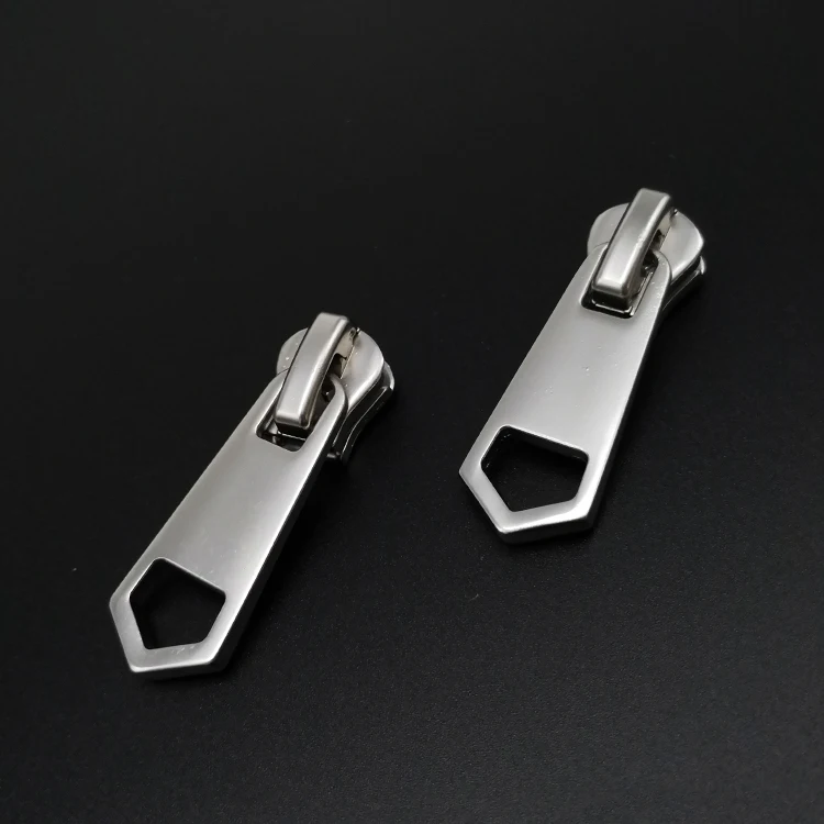 Special custom shaped  zipper pullers custom logo Slider Size 7 mould