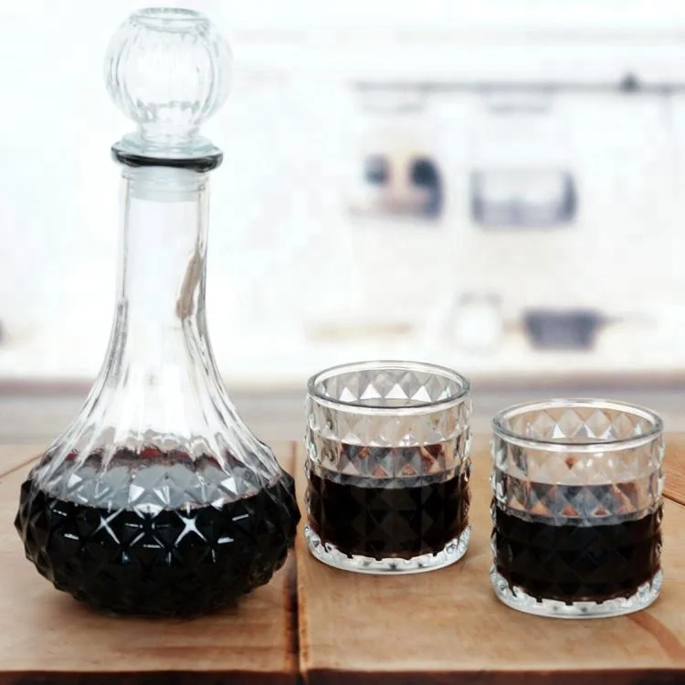 Стеклянная бутылка для виски и