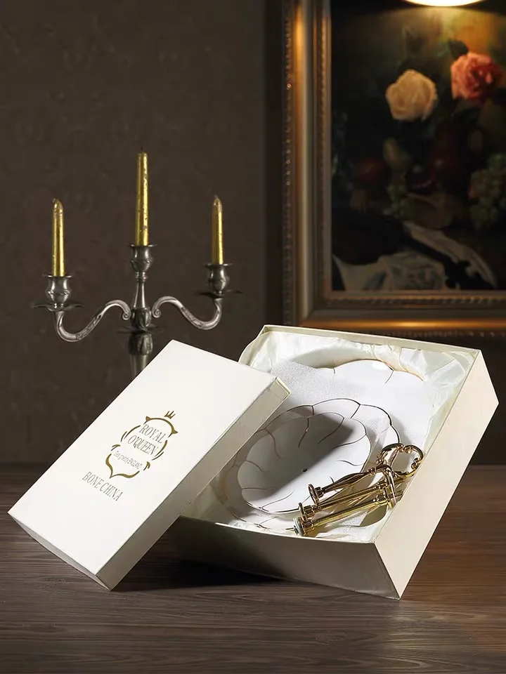 Wholesale Cheap Wedding Decorations 3 Tiers Small Disposable Cupcake Holder Gold Cardboard Cake Stand