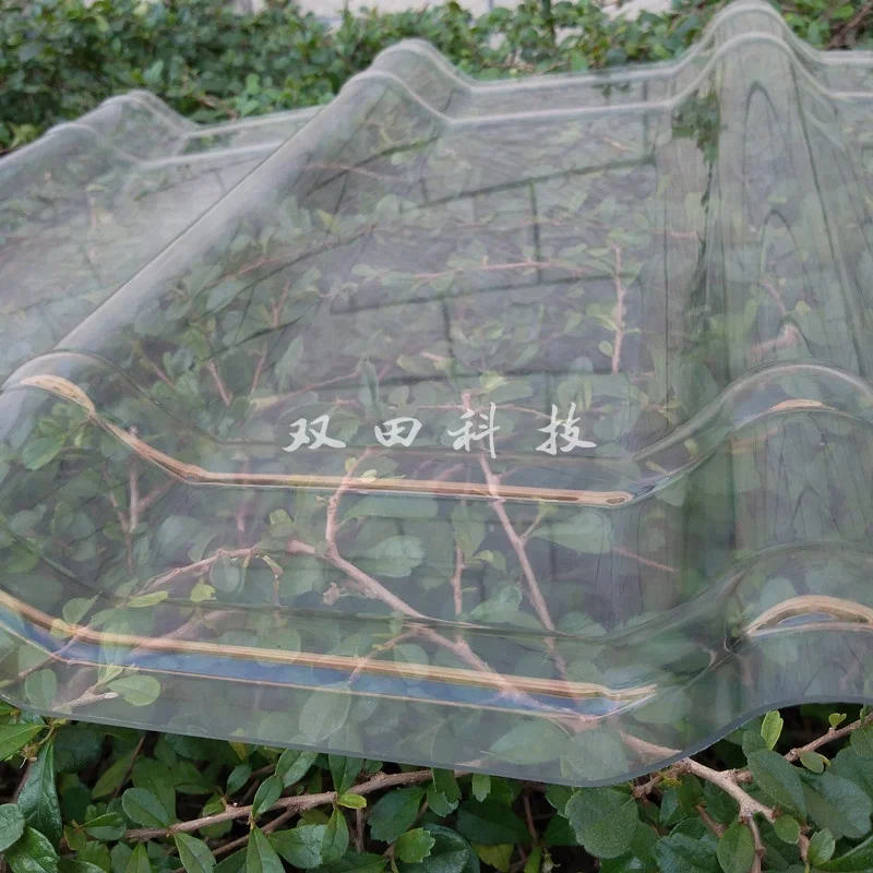 Изготовленное на заказ анти-УФ высокой прочности, анти-старение 2 листьев Прозрачный поликарбонатный пластик отправляете Кровельную плитку с асфальтовым покрытием глазурованная плитка кровельный лист