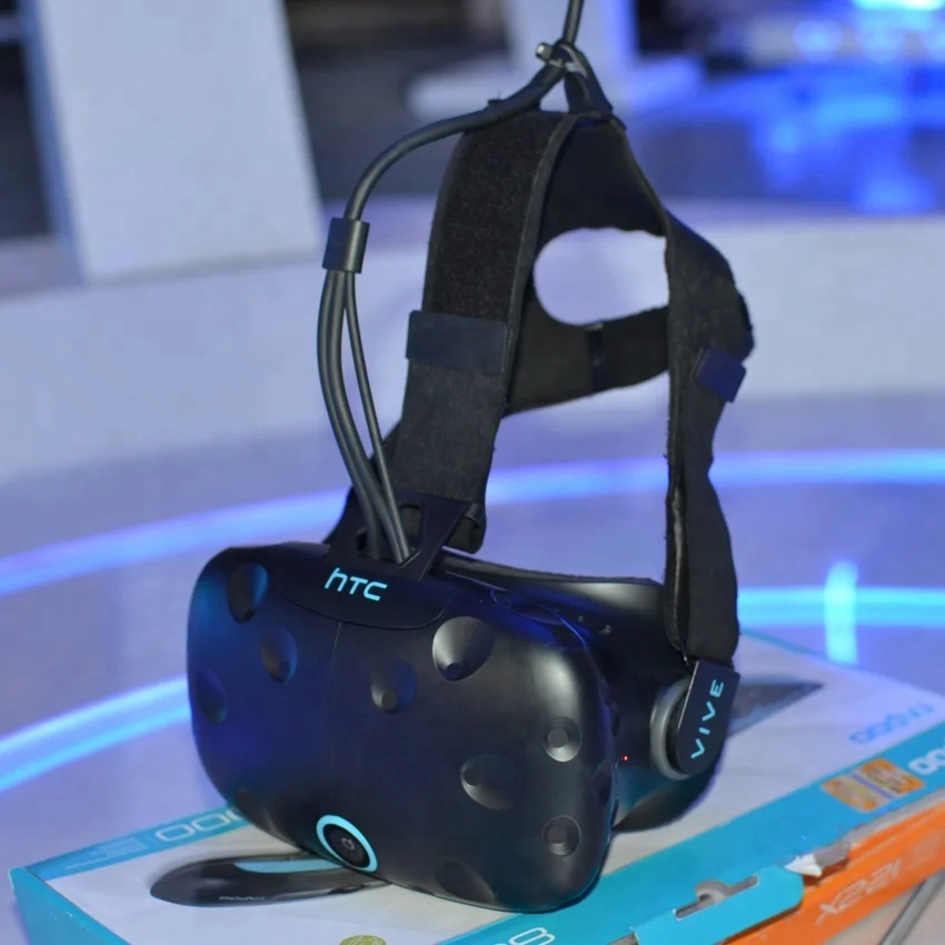 IFun UFO Space VR shooting gaming station with  VR headset/interactive VR simulator