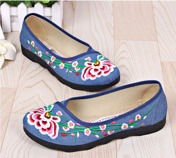 Hot Women Embroidery Chinese Style Casual Flat Shoes